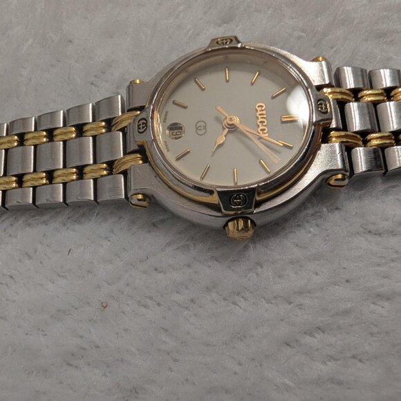 Authentic GUCCI 900L Quartz Two Toned Watch 26.5mm/7in - Picture 12 of 13